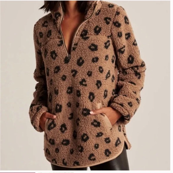Abercrombie & Fitch Tops - Abercrombie & Fitch Sherpa half zip - women